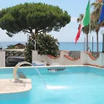 Hotel Ariston Montecarlo 3*