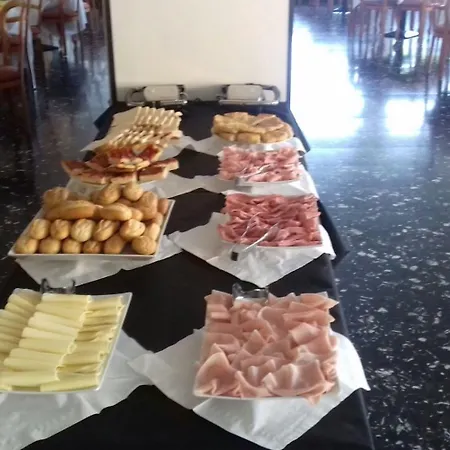 Hotel Ariston Montecarlo 3*