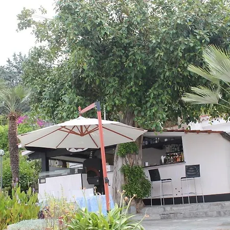 Hotel Ariston Montecarlo 3*