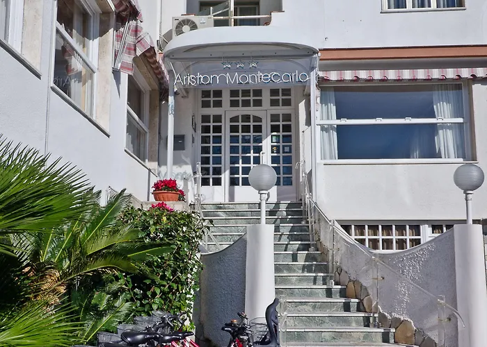 Hotel Ariston Montecarlo 3*