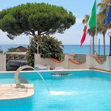 Hotel Ariston Montecarlo 3*
