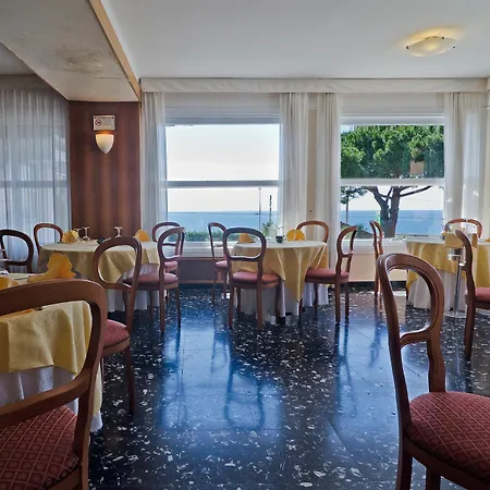 Ariston Montecarlo Hotel 3*