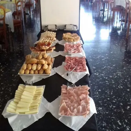 Hotel Ariston Montecarlo 3*