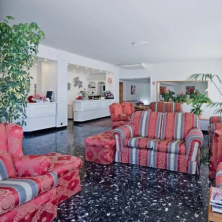Hotel Ariston Montecarlo 3*