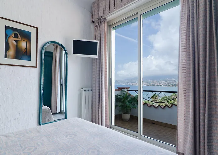 Hotel Ariston Montecarlo 3*