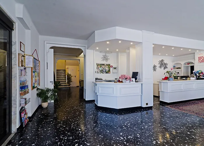 Hotel Ariston Montecarlo 3*